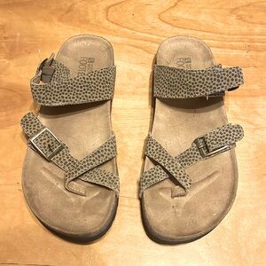 Women’s White mountain footbeds worn once Size 9